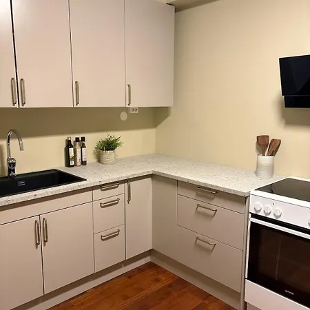 Iconic Skyline Views By Arctic Cathedral, 5br شقة *