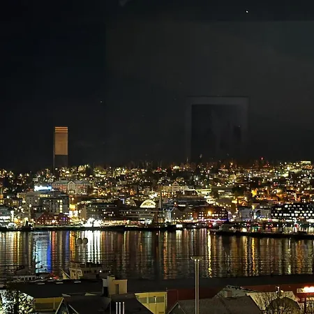 Iconic Skyline Views By Arctic Cathedral, 5br *