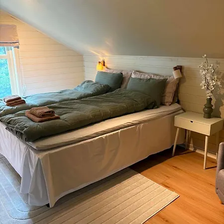 Iconic Skyline Views By Arctic Cathedral, 5br Tromsø