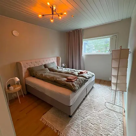 Iconic Skyline Views By Arctic Cathedral, 5br Daire