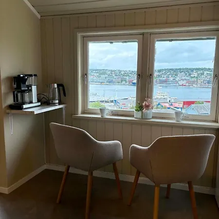 Iconic Skyline Views By Arctic Cathedral, 5br * Tromsø