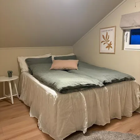 Iconic Skyline Views By Arctic Cathedral, 5br