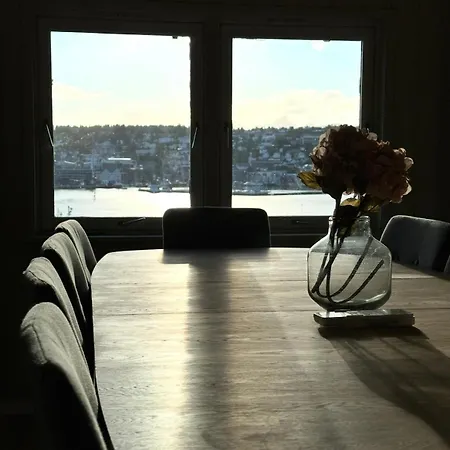 Iconic Skyline Views By Arctic Cathedral, 5br Tromsø