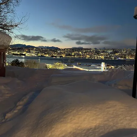 Iconic Skyline Views By Arctic Cathedral, 5br Daire *