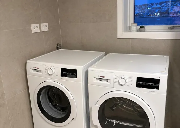 Iconic Skyline Views By Arctic Cathedral, 5br Tromsø