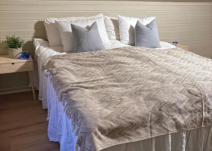 Iconic Skyline Views By Arctic Cathedral, 5br Tromsø