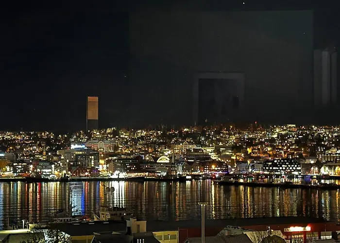 Iconic Skyline Views By Arctic Cathedral, 5br *